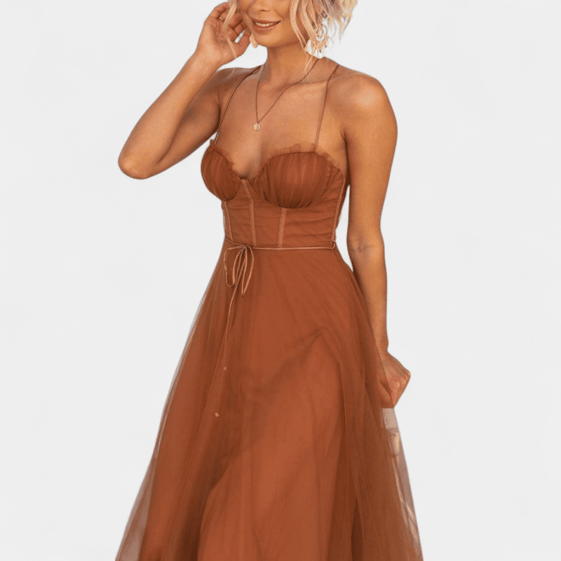 Gleame.-Gleame Jurk - Mouwloze mesh maxi-jurk met spaghetti bandjes en getailleerd lijfje