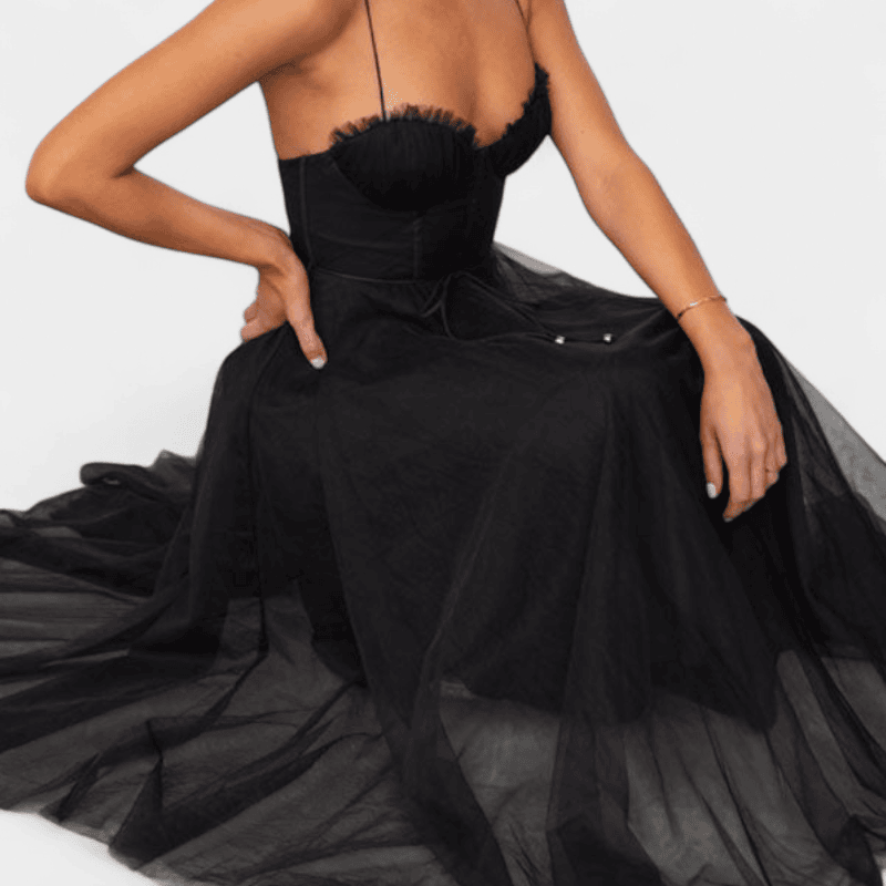 Gleame.-Gleame Jurk - Mouwloze mesh maxi-jurk met spaghetti bandjes en getailleerd lijfje