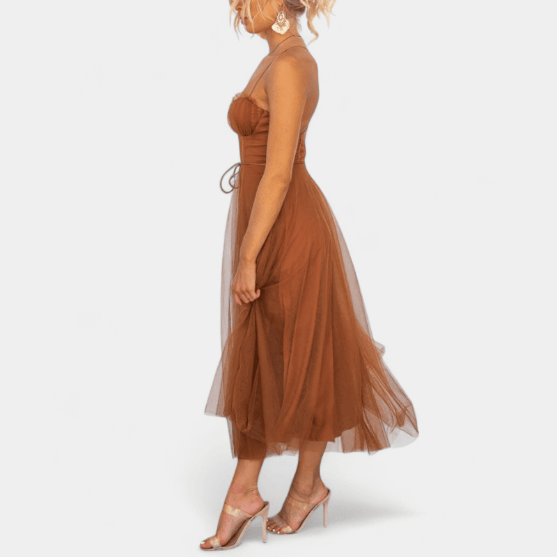 Gleame.-Gleame Jurk - Mouwloze mesh maxi-jurk met spaghetti bandjes en getailleerd lijfje