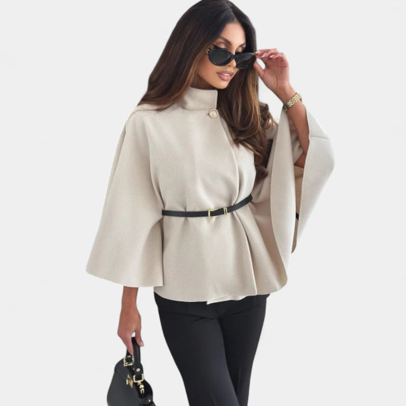 Gleame.-Jassen-Gleame Cape Coat - Stijlvolle damesjas met hoge kraag en riem in een elegante stijl