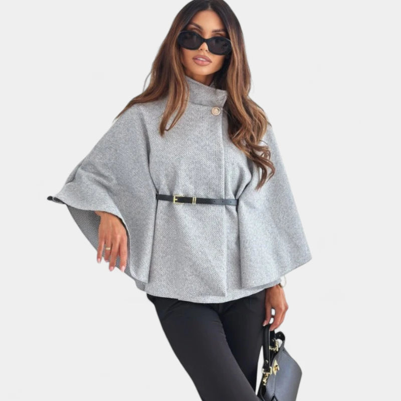 Gleame.-Jassen-Gleame Cape Coat - Stijlvolle damesjas met hoge kraag en riem in een elegante stijl