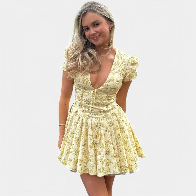 Gleame.-Jurken & Jumpsuits-Gleame Dress - Sexy bloemenprint V-hals met korte mouwen