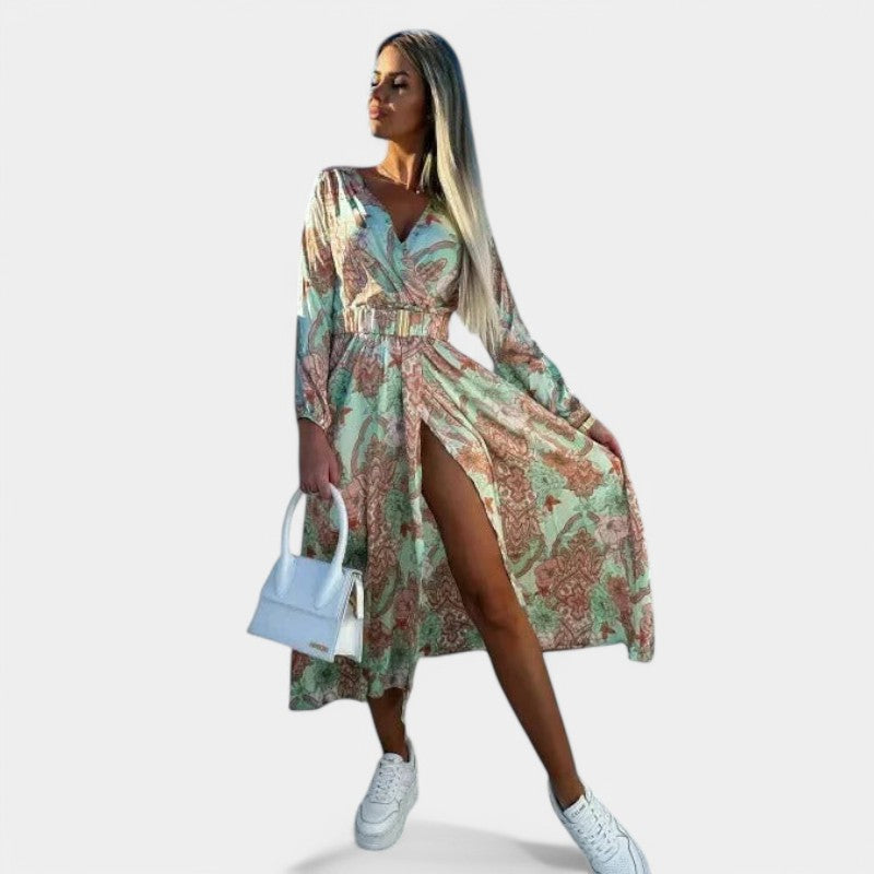 Gleame.-Jurken & Jumpsuits-Gleame Jurk - Diepe V-hals lange mouw met hoge split en riem