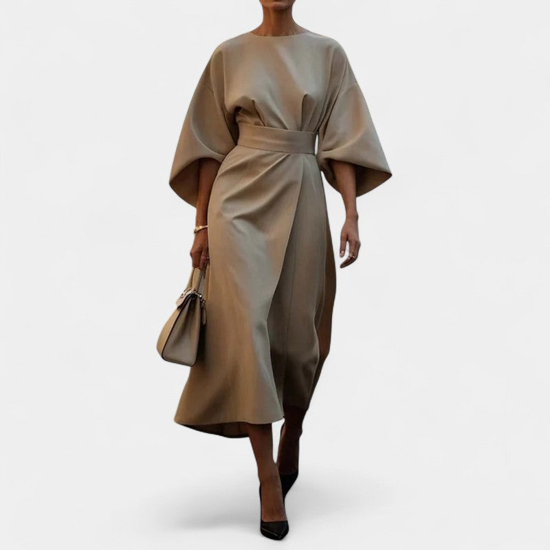Gleame.-Jurken & Jumpsuits-Gleame Jurk - Elegante jurk met wijde mouwen en tailleband