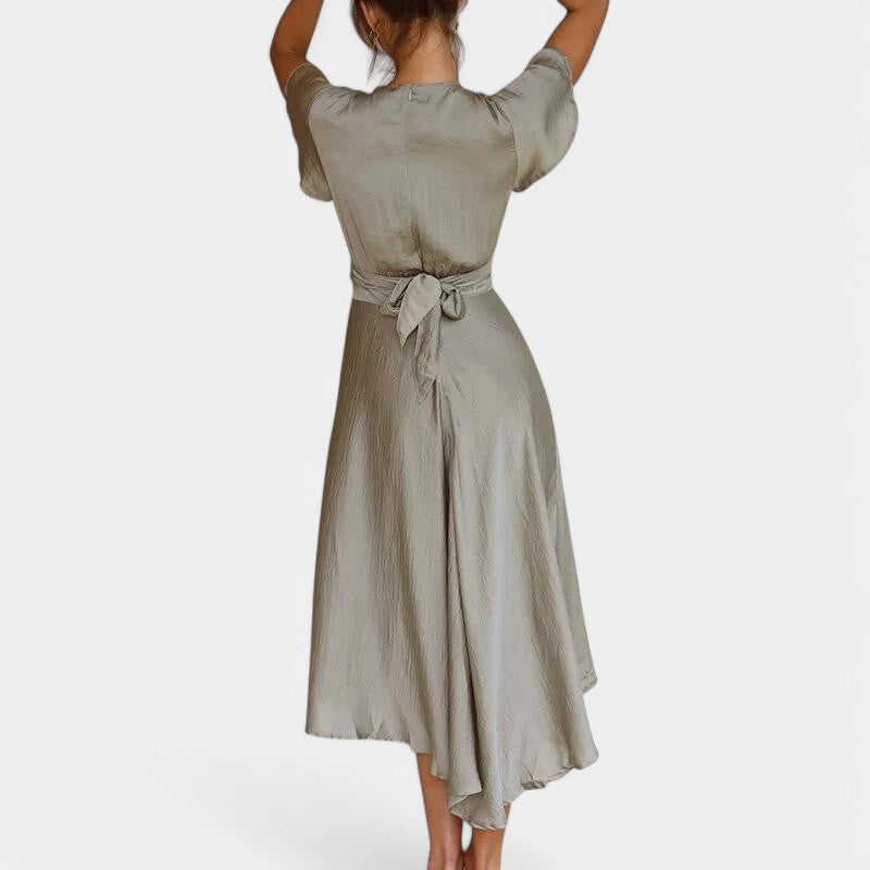 Gleame.-Jurken & Jumpsuits-Gleame Jurk - Elegante jurk met korte puffmouwen en V-hals