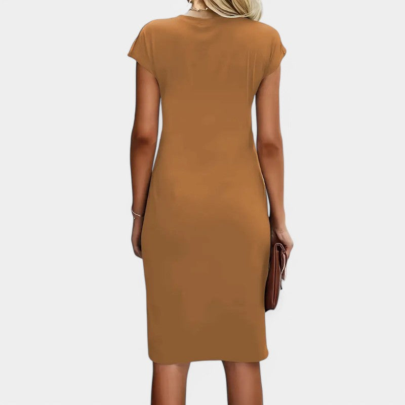 Gleame.-Jurken & Jumpsuits-Gleame Jurk - Elegante jurk met korte mouwen en geplooide taille