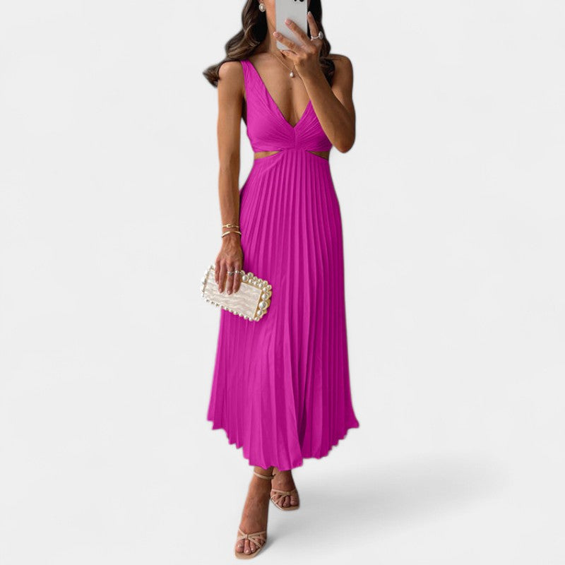 Gleame.-Jurken & Jumpsuits-Gleame Jurk - Maxi jurk met V-hals, plissérok en uitsnijdingen