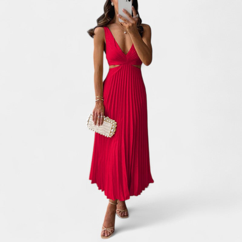 Gleame.-Jurken & Jumpsuits-Gleame Jurk - Maxi jurk met V-hals, plissérok en uitsnijdingen