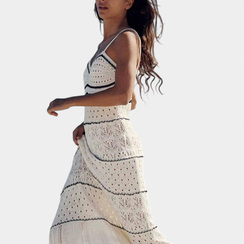 Gleame.-Jurken & Jumpsuits-Gleame Jurk - Mouwenloze V-hals jurk met hoge taille