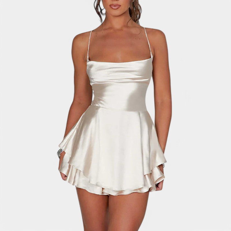 Gleame.-Jurken & Jumpsuits-Gleame Jurk - Sexy backless jurk met spaghetti bandjes en ruffles