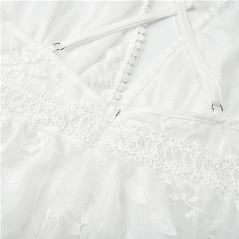 Gleame.-Jurken & Jumpsuits-Gleame Jurk - V-hals witte jurk met kant voor de zomer