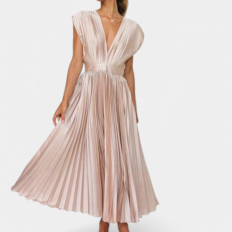 Gleame.-Jurken & Jumpsuits-Gleame Maxi-jurk - Geplooide maxi-jurk met V-hals voor elegante stijlen