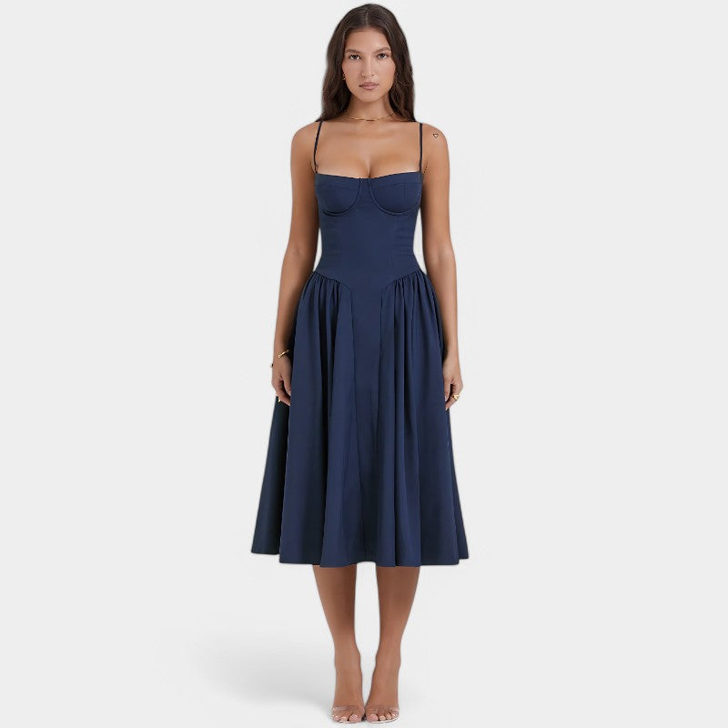 Gleame.-Jurken & Jumpsuits-Gleame Midi-jurk - Elegante spaghetti strap met fit and flare design