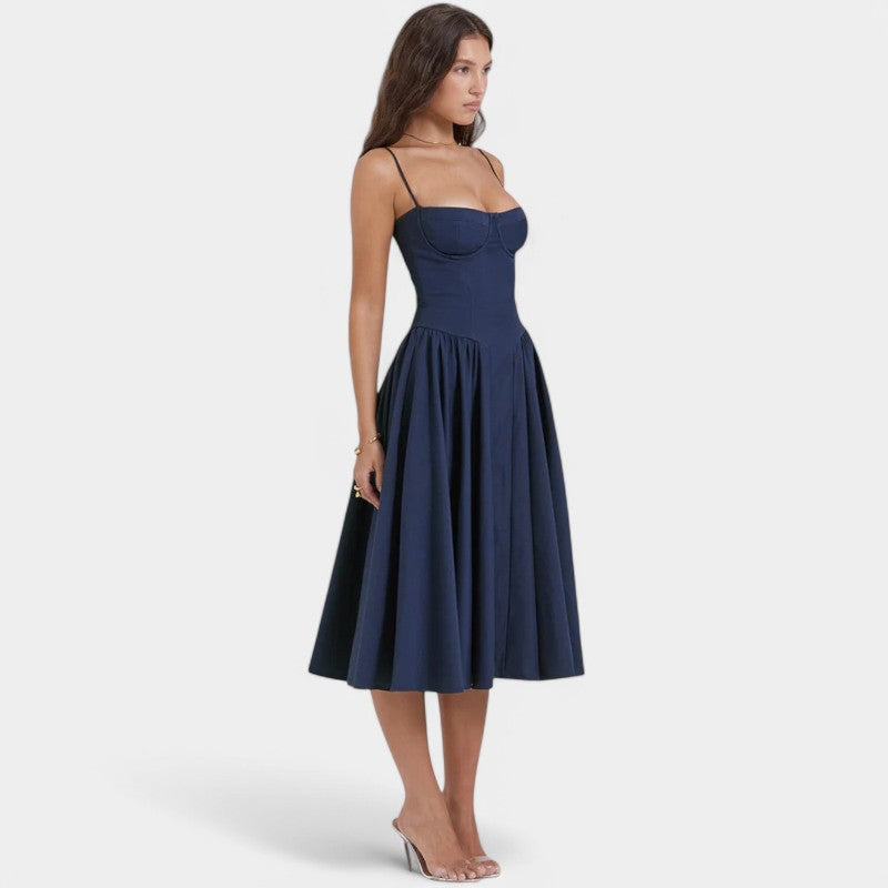 Gleame.-Jurken & Jumpsuits-Gleame Midi-jurk - Elegante spaghetti strap met fit and flare design