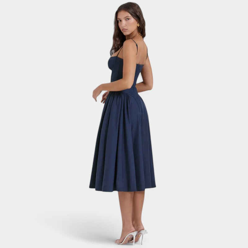 Gleame.-Jurken & Jumpsuits-Gleame Midi-jurk - Elegante spaghetti strap met fit and flare design