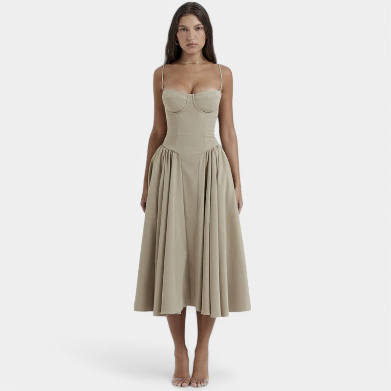 Gleame.-Jurken & Jumpsuits-Gleame Midi-jurk - Elegante spaghetti strap met fit and flare design