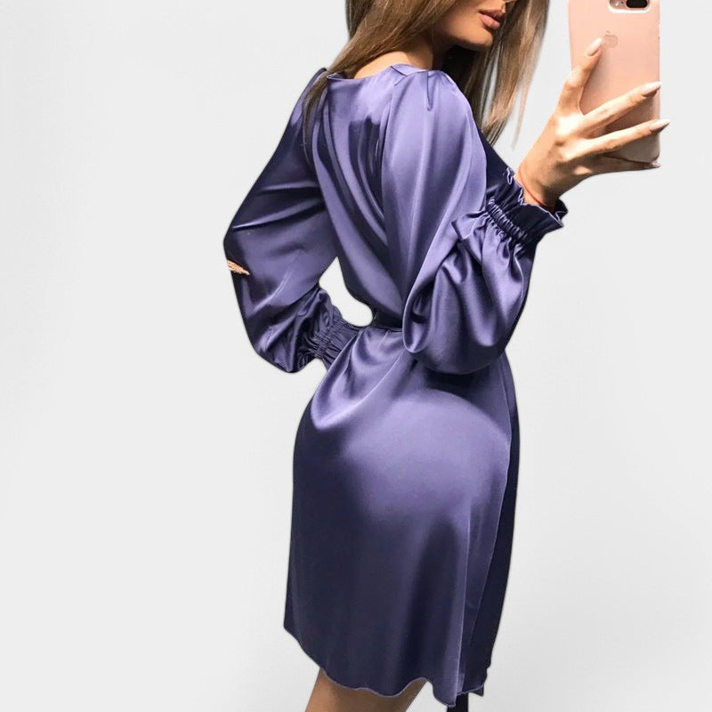 Gleame.-Jurken & Jumpsuits-Gleame Satin jurk - Klassieke en chique avondjurk