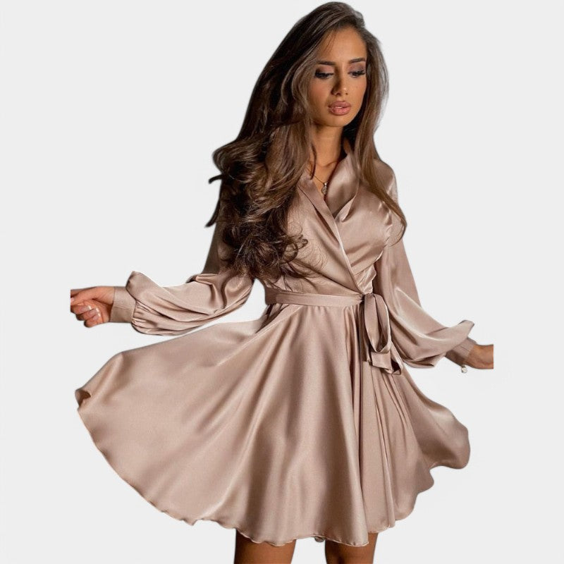 Gleame.-Jurken & Jumpsuits-Gleame jurk - Trend Split Party met lange mouwen en V-hals