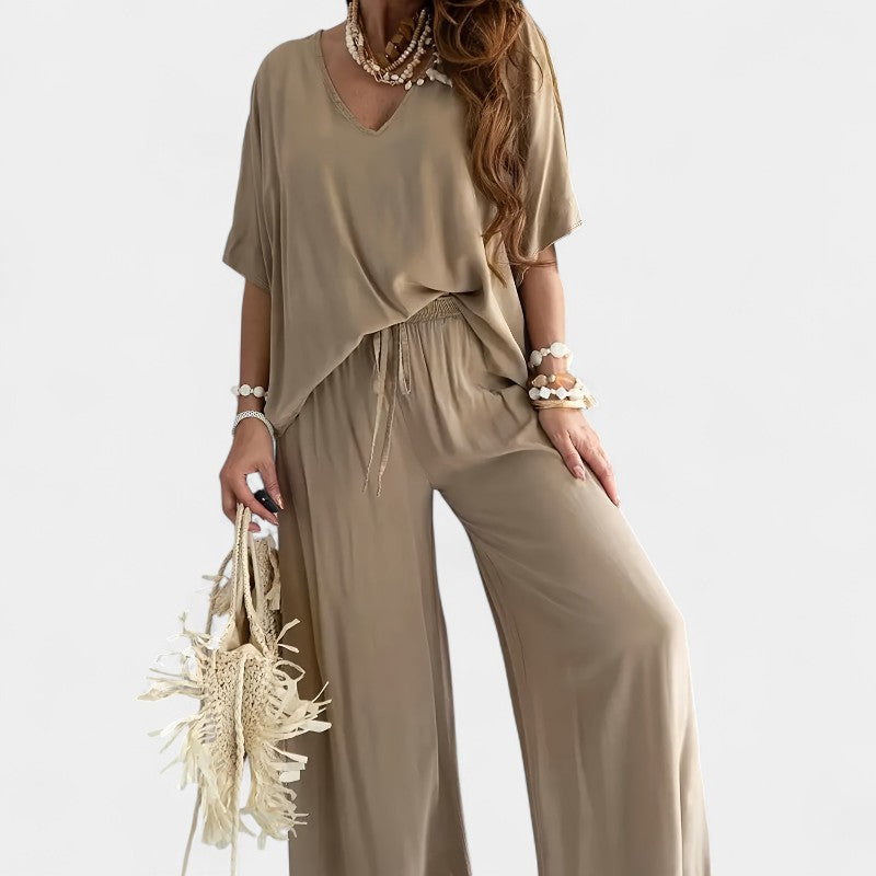 Gleame.-Outfit sets-Gleame Outfitset - Casual set met half mouw V-hals top en wijde broek