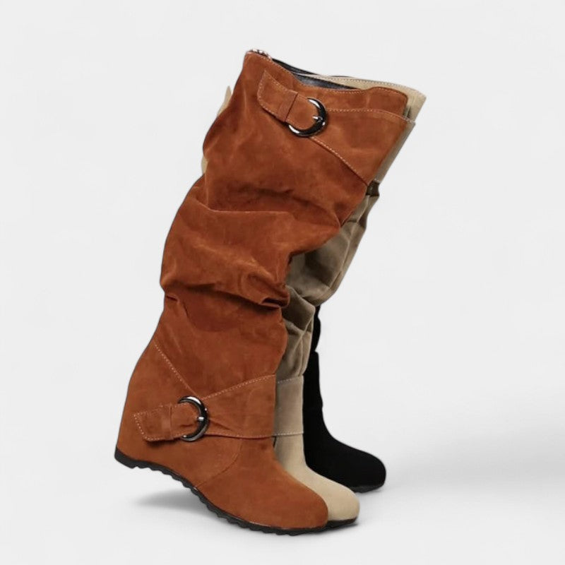 Gleame.-Schoenen-Gleame Dameslaarzen - Stijlvolle laarzen met geplooid ontwerp en gespsluiting