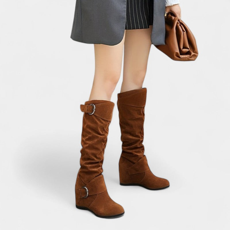 Gleame.-Schoenen-Gleame Dameslaarzen - Stijlvolle laarzen met geplooid ontwerp en gespsluiting