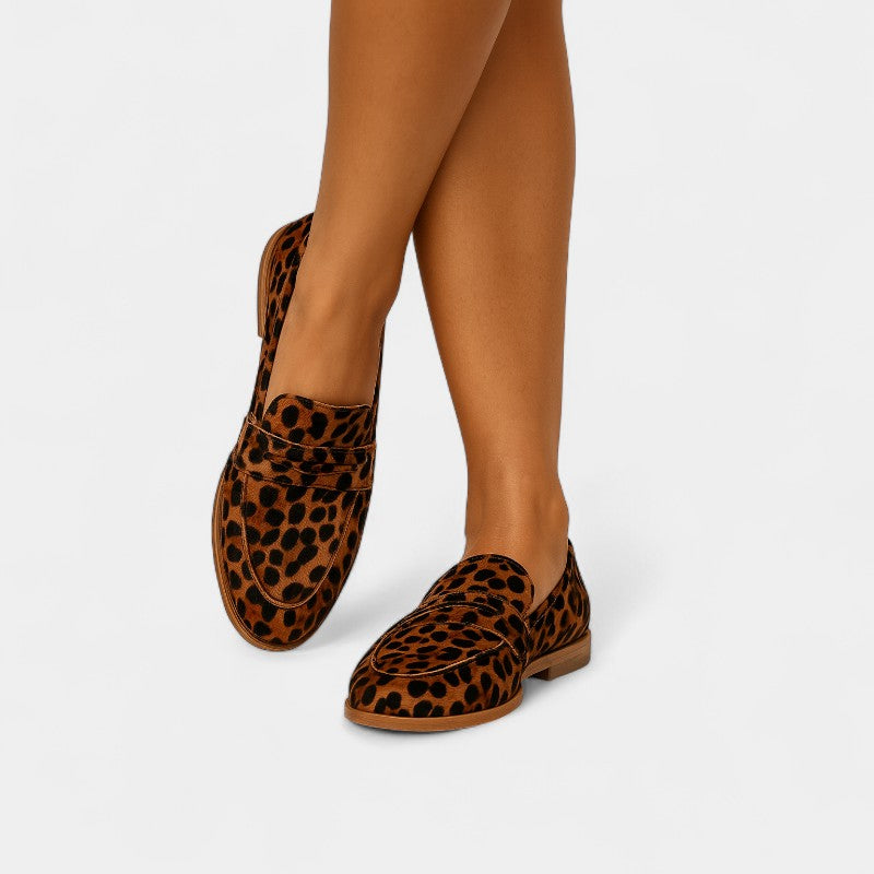 Gleame.-Schoenen-Gleame Damesschoenen - Klassieke loafers met dierenprint en ronde neus