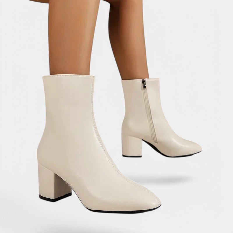 Gleame.-Schoenen-Gleame Enkellaarsjes - Witte laarsjes met zijrits en midheel