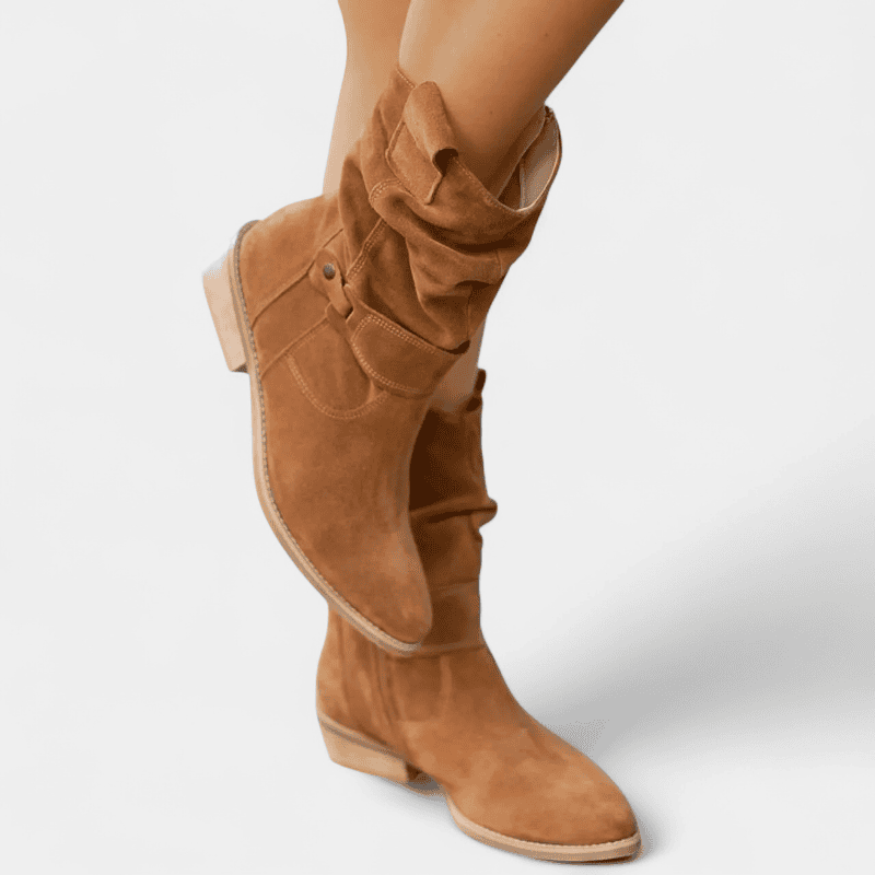 Gleame.-Shoes-Gleame Laarzen - Suède enkellaarsjes met losse pasvorm en lage hak