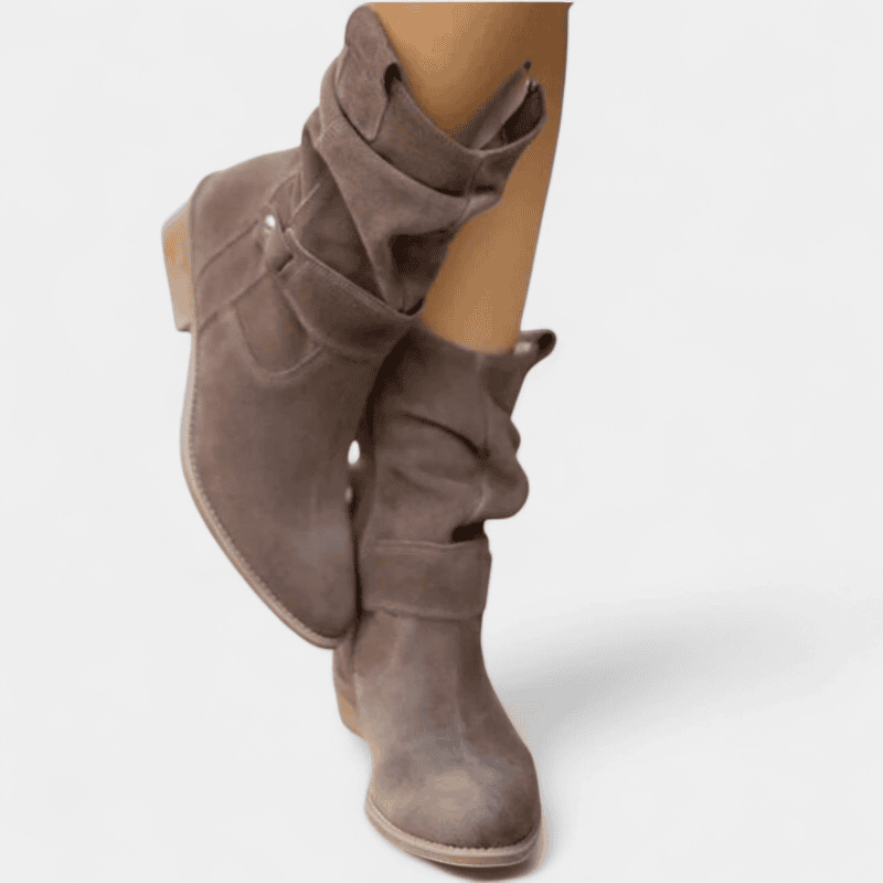 Gleame.-Shoes-Gleame Laarzen - Suède enkellaarsjes met losse pasvorm en lage hak