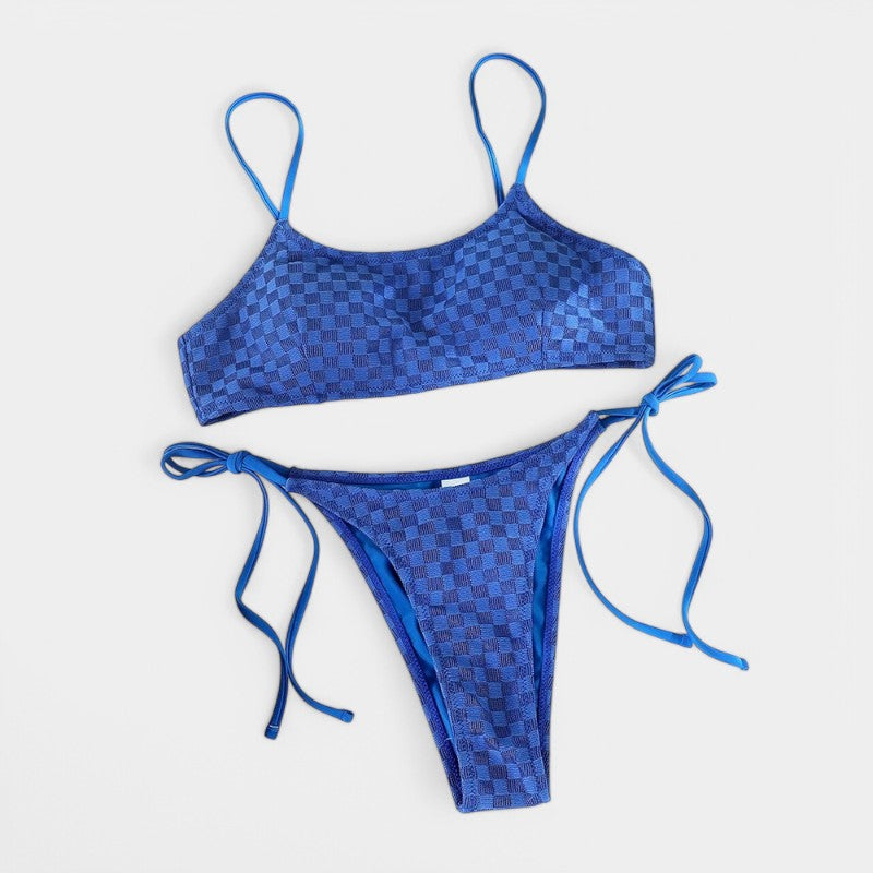 Gleame.-Swimwear-Gleame bikini set - Shiny bikini set met triangle bandage stijl