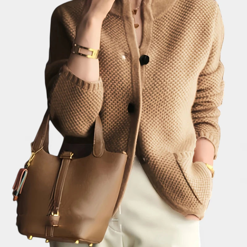 Gleame.-Truien & Vesten-Gleame Damesvest - Gebreid vest met knoopsluiting en lange mouwen