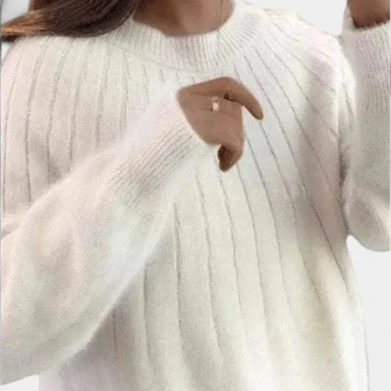 Gleame.-Truien & Vesten-Gleame Trui – Zachte gebreide damestrui van kasjmier met pluizige afwerking