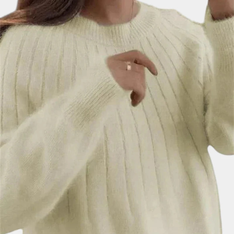 Gleame.-Truien & Vesten-Gleame Trui – Zachte gebreide damestrui van kasjmier met pluizige afwerking