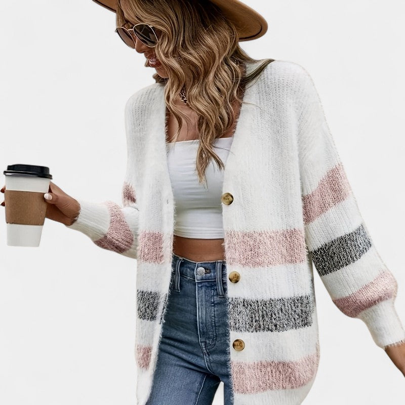 Gleame.-Truien & Vesten-Gleame trui - casual damestrui met knopen en diepe V-hals