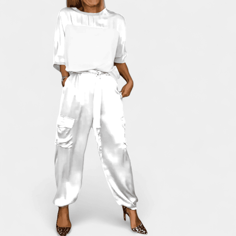 Gleame.-Women Shirt-Gleame Set - Satijnen 2-delige set met ronde hals en lange mouwen en elegante broek met zakdetails