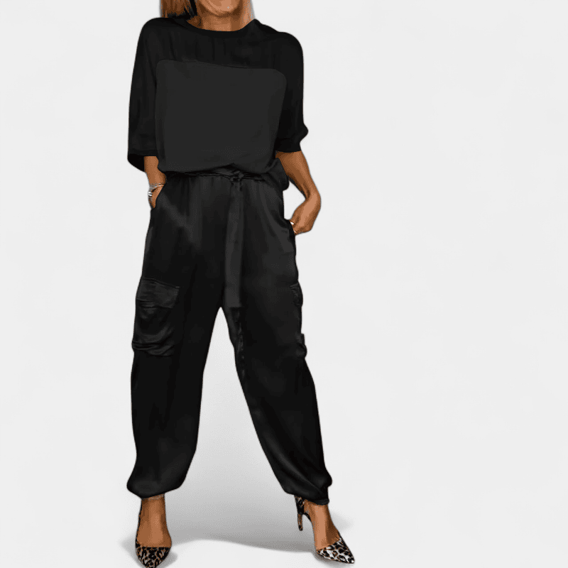 Gleame.-Women Shirt-Gleame Set - Satijnen 2-delige set met ronde hals en lange mouwen en elegante broek met zakdetails