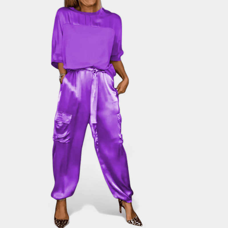 Gleame.-Women Shirt-Gleame Set - Satijnen 2-delige set met ronde hals en lange mouwen en elegante broek met zakdetails