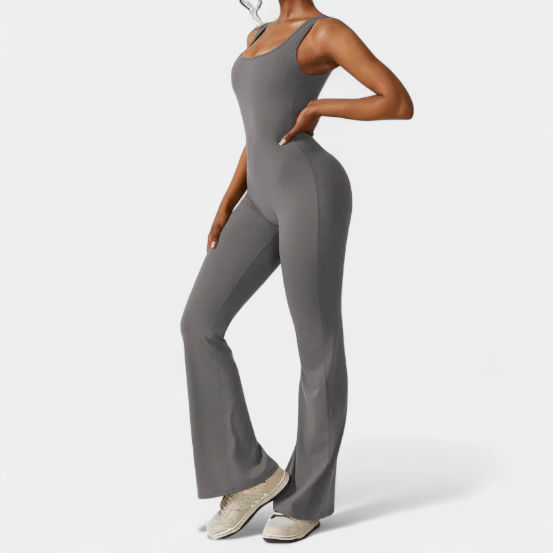 Gleame.-jumpsuit-Gleame Jumpsuit - Strakke flared pants jumpsuit met v-back voor dames