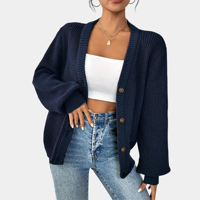 Gleame.-Truien & Vesten-Gleame Cardigan - Elegante gebreide cardigan met knopen en V-hals