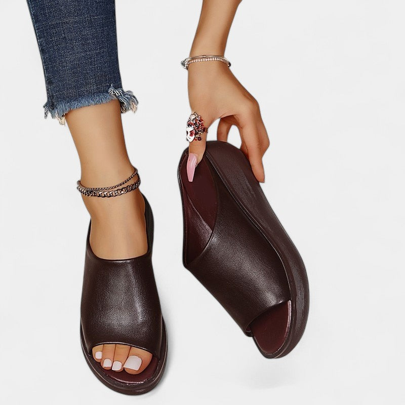 Gleame.-Schoenen-Gleame Slippers - Casual leren slippers voor dames