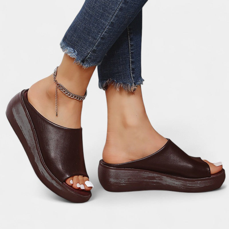 Gleame.-Schoenen-Gleame Slippers - Casual leren slippers voor dames