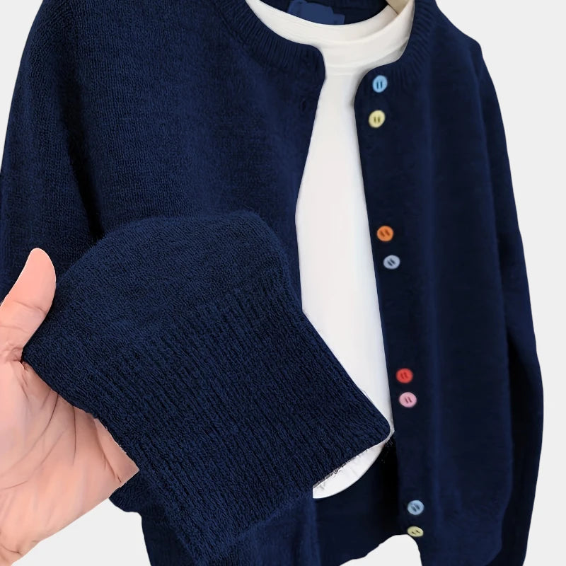 Gleame.-Truien & Vesten-Gleame Sweater - Comfortabele trui met knopen en ronde hals