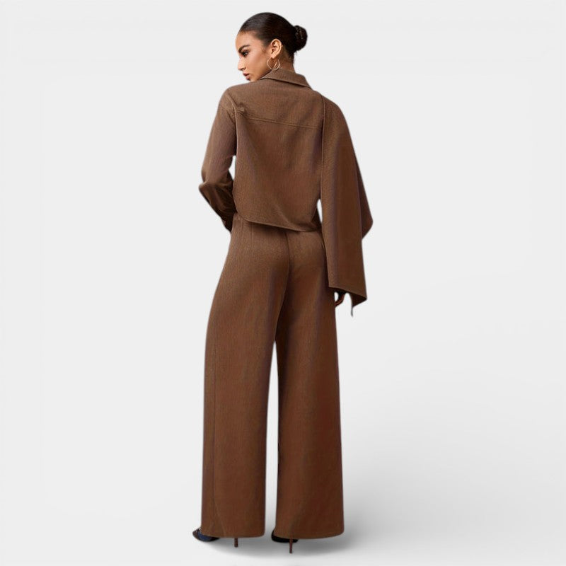 Gleame | Dames Tweedelige Pak Set Met Cape Mouwen En Hoge Taille