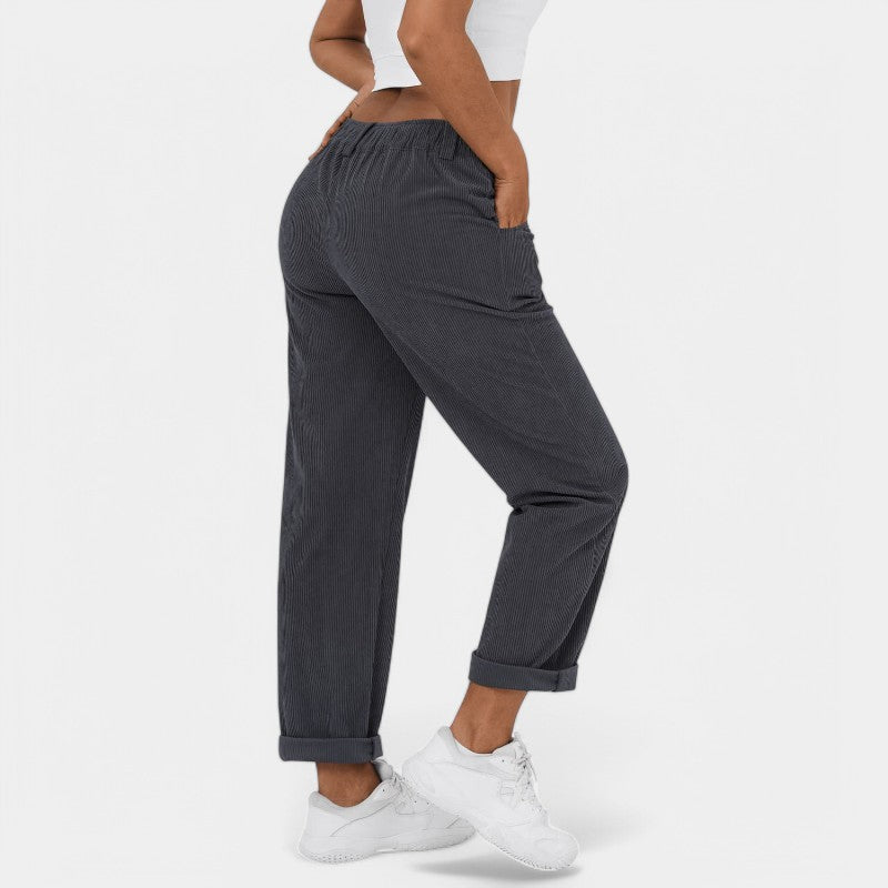 Gleame.-Broeken-Gleame Broek - Comfortabele casual corduroy damesbroek voor een relaxte stijl