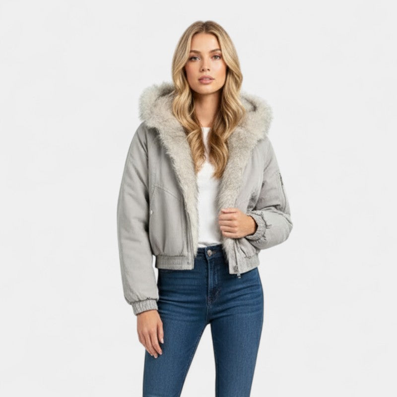 Gleame.-Dames jas-Gleame | Dames Jas Kort Model Zwart Capuchon met Randafwerking Ritssluiting