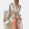 Gleame.-Gleame Nachthemd - Satijnen kamerjas met ceintuur en V-hals voor een elegante loungewear look