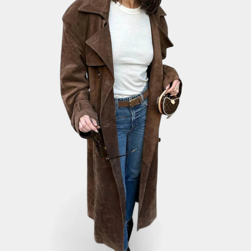 Gleame.-Jassen-Gleame Trenchcoat – Lange damesmantel van suèdelook met dubbele knopenrij en strikceintuur