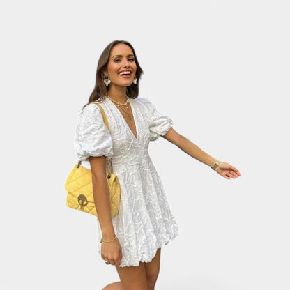Gleame.-Jurken &amp; Jumpsuits-Gleame Jurk - Elegante witte jurk met korte mouwen
