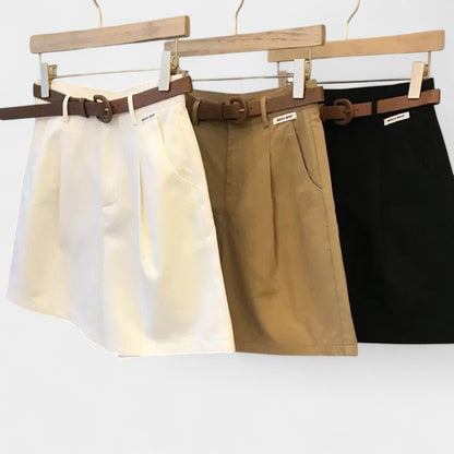  Gleame.-Korte broeken-Gleame Korte Broek - Casual short met hoge taille voor dames