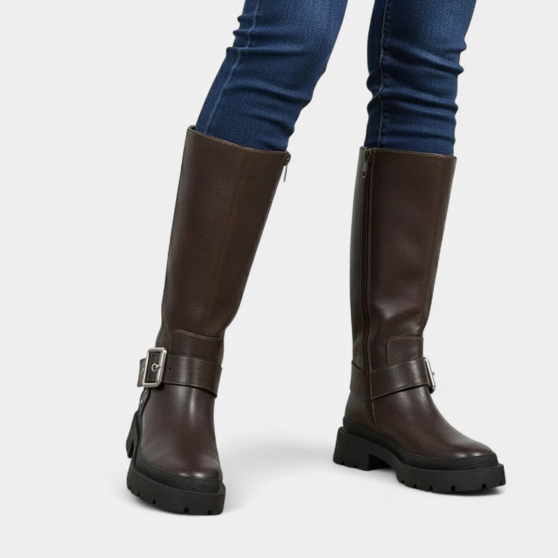 Gleame.-Laarzen-Gleame | Dames kniehoge laarzen met platte zool en gespdetail